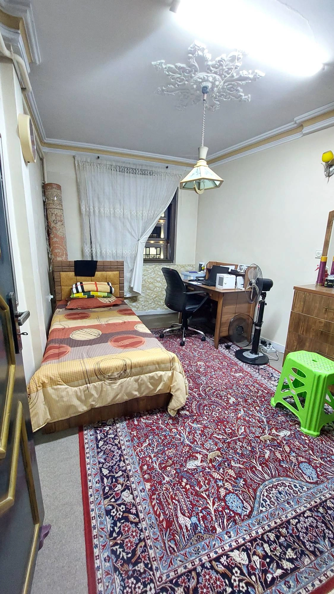 ۹۳ متری/معلم/سند تک برگ