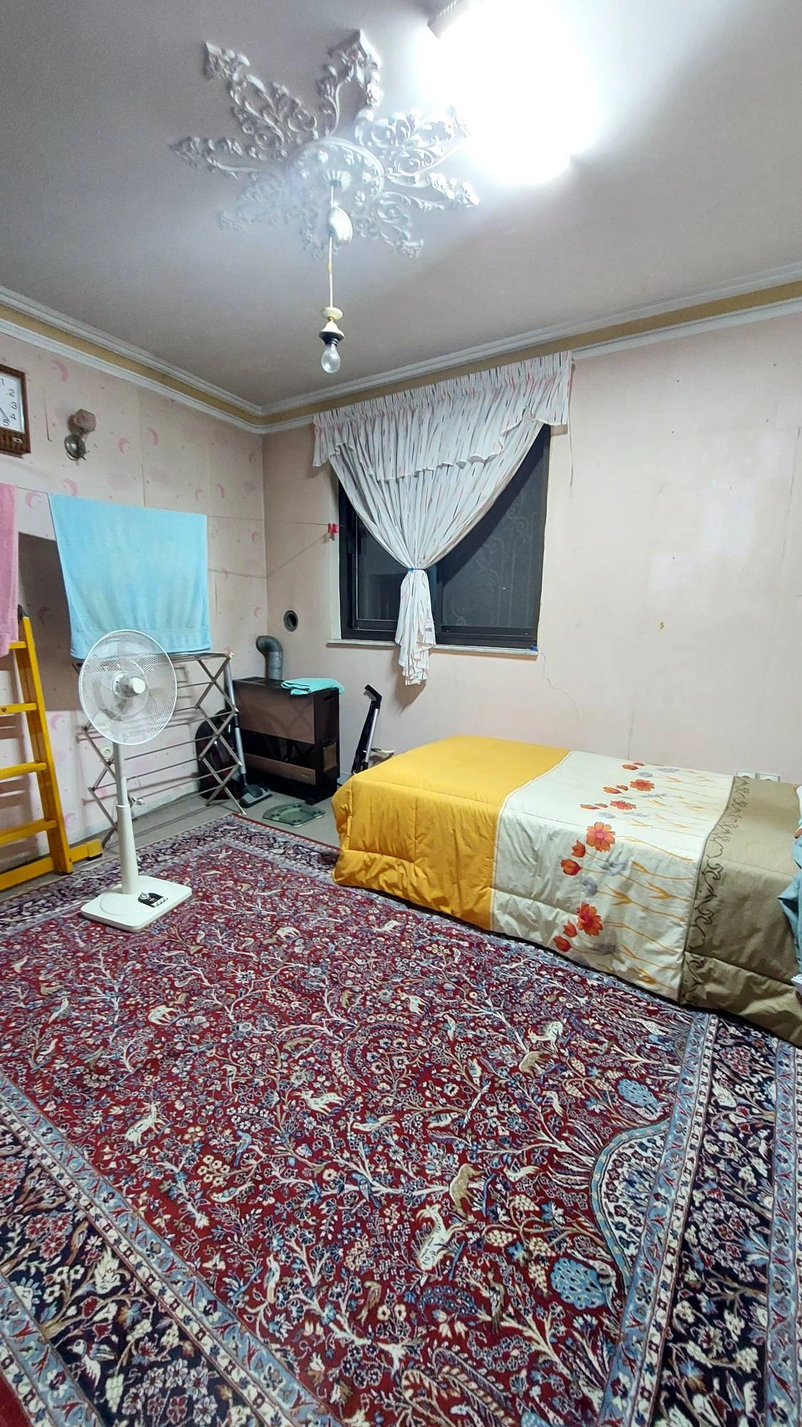 ۹۳ متری/معلم/سند تک برگ
