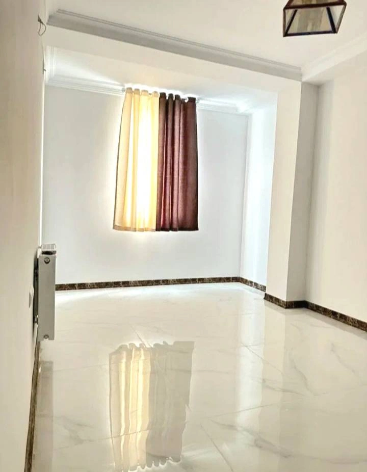 ۱۳۰متری/سعدی/نوساز